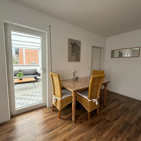 Apartament 100qm-3 Room-free Privat Parking-wifi-sn *